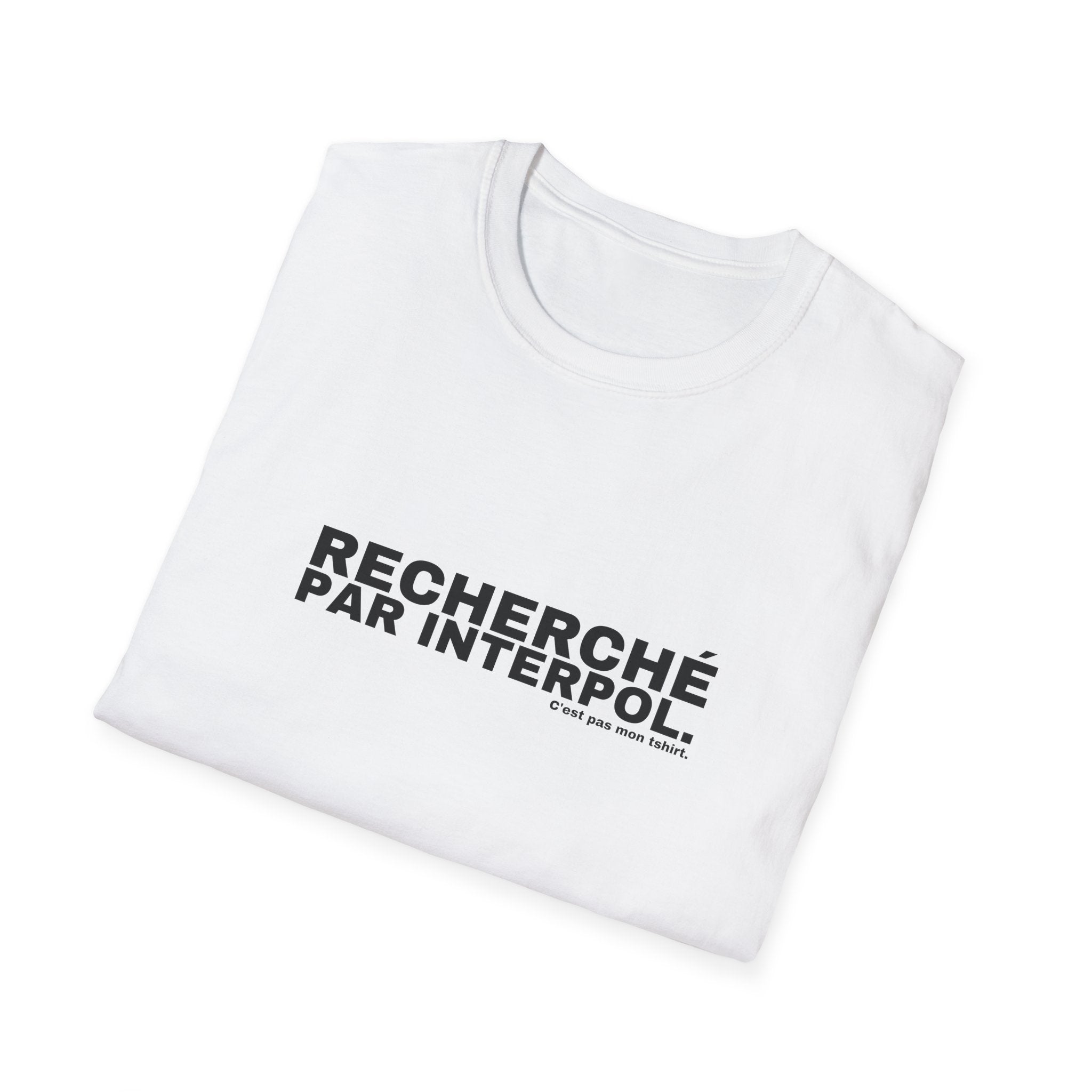 RECHERCHÉ PAR INTERPOL.