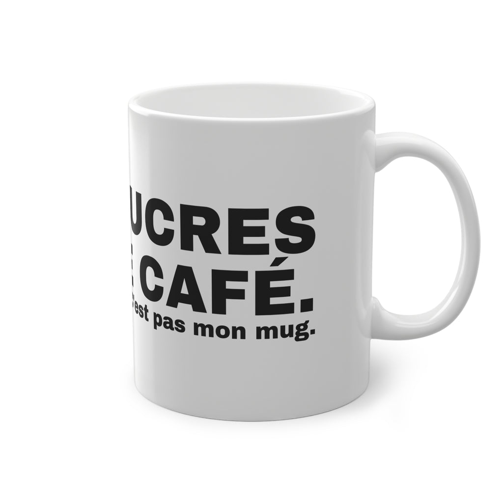 TROIS SUCRES DANS LE CAFÉ.