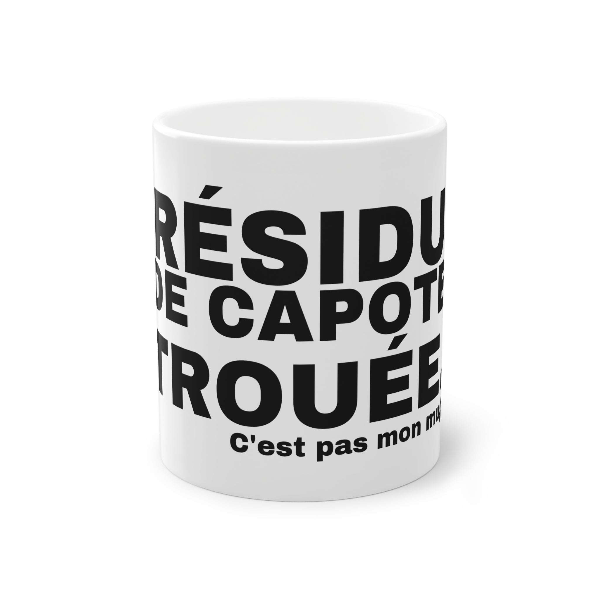 RÉSIDU DE CAPOTE TROUÉE.